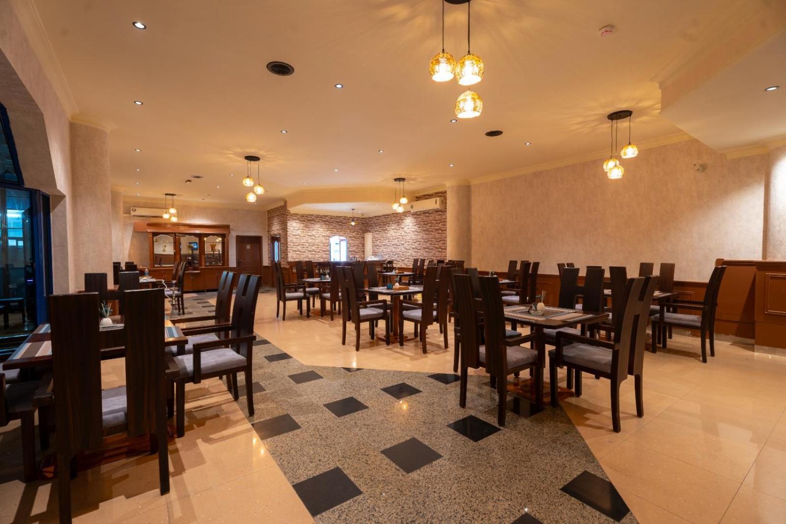 מנאמה Majestic Hotel מראה חיצוני תמונה