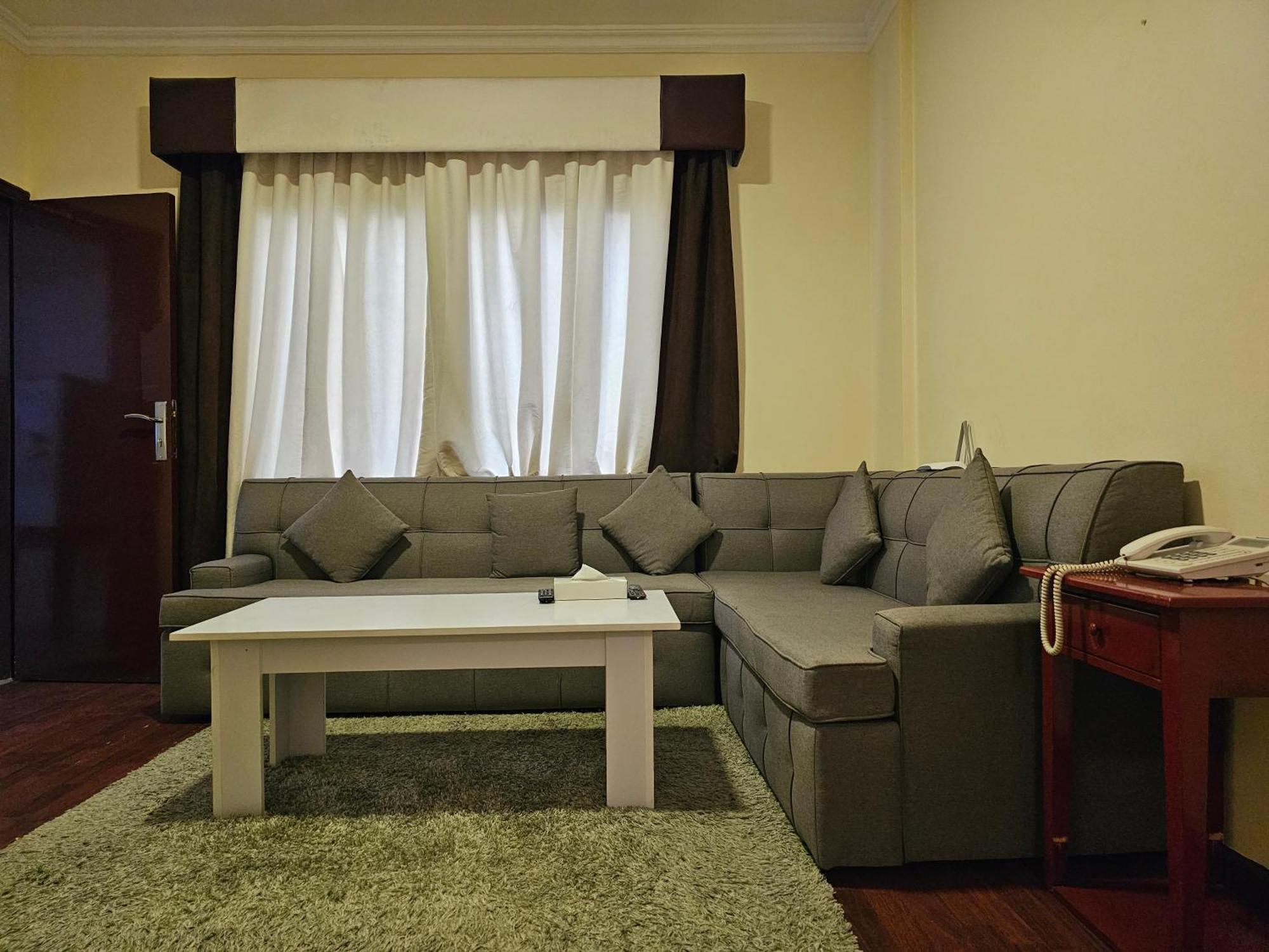 מנאמה Majestic Hotel מראה חיצוני תמונה