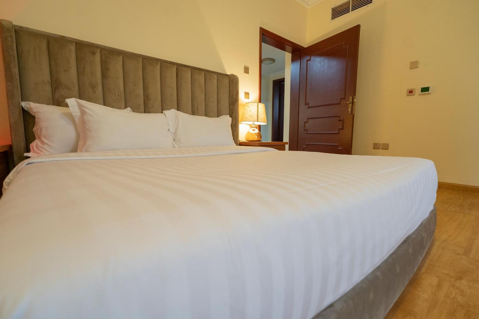 מנאמה Majestic Hotel מראה חיצוני תמונה